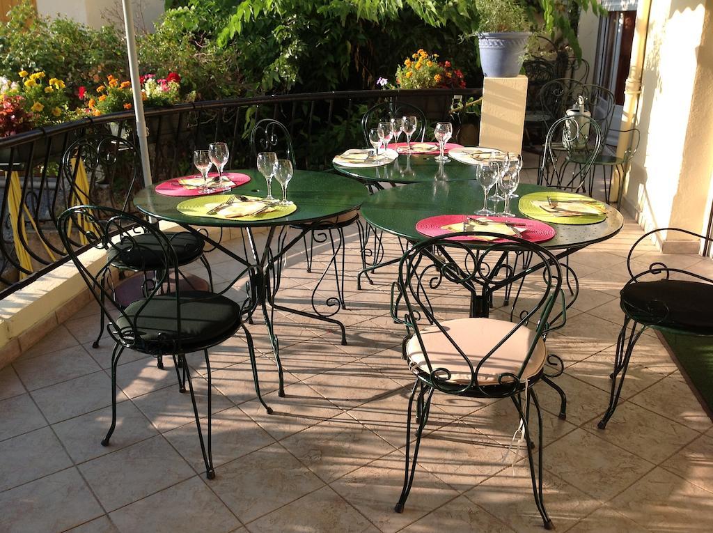 Hotel Restaurant Les Oliviers Nyons Ngoại thất bức ảnh